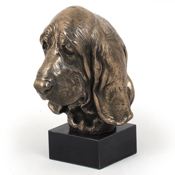 Basset Hound - koirapatsas, rintakuva kivijalustalla, veistos, Art-Dogin koiranäyttelyn pokaali