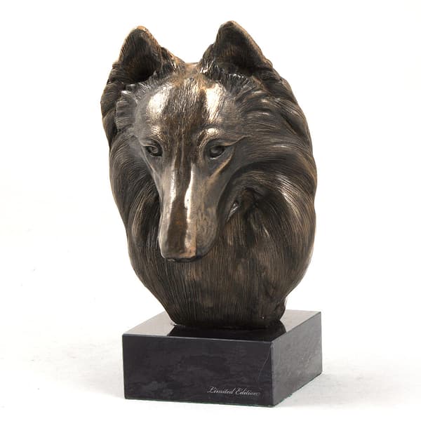 Belgisk hyrdehund, belgisk bjerghund - hundestatuette, buste på en stenbund, skulptur, trofæ til en hundeudstilling af Art-Dog