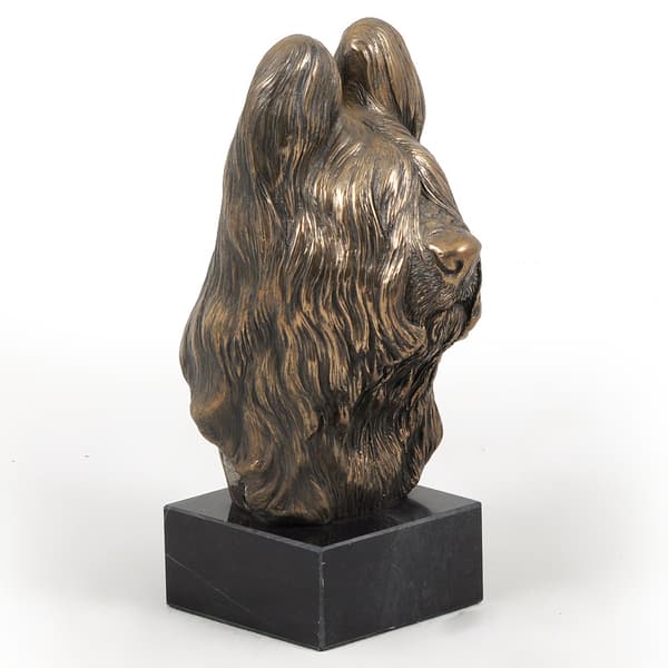 Fransk herde Briard, Berger de Brie - hundstatyett, byst på stenfot, skulptur, trofé för en hundutställning av Art-Dog
