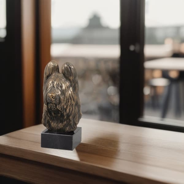 Fransk herde Briard, Berger de Brie - hundstatyett, byst på stenfot, skulptur, trofé för en hundutställning av Art-Dog