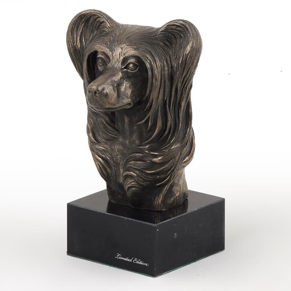 Kiinanharjakoira - koirapatsas, rintakuva kivijalustalla, veistos, Art-Dogin koiranäyttelyn pokaali