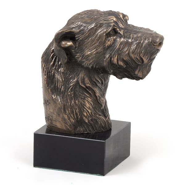 Irsk ulvehund, irsk ulvehund - hundestatuette, buste på en stenbund, skulptur, trofæ til en hundeudstilling af Art-Dog