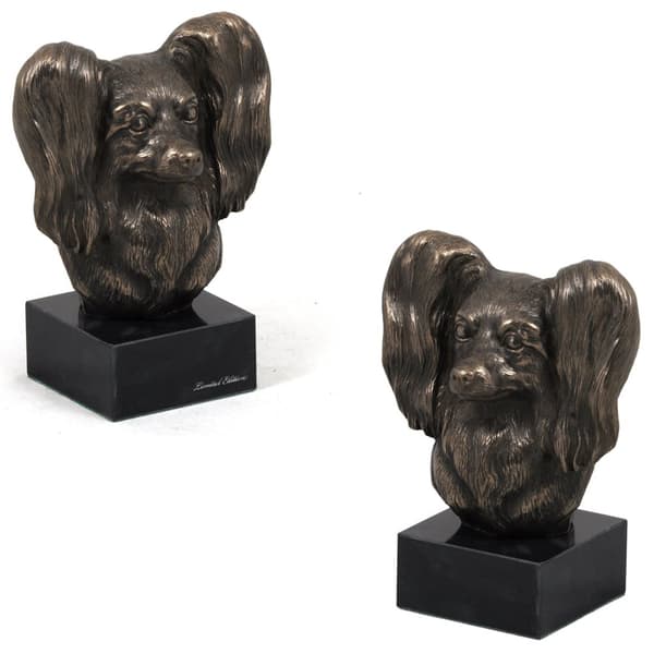 Papillon, mannerspanieli - koirapatsas, rintakuva kivijalalla, veistos, Art-Dogin koiranäyttelyn pokaali