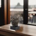 Miniatyrbild 6 av 6: Mops, Mops, Carlin - hundstatyett, byst på stenfot, skulptur, trofé för en hundutställning av Art-Dog
