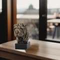 Miniatyrbild 9 av 9: Shar Pei - hundstatyett, byst på stenfot, skulptur, trofé för en hundutställning av Art-Dog