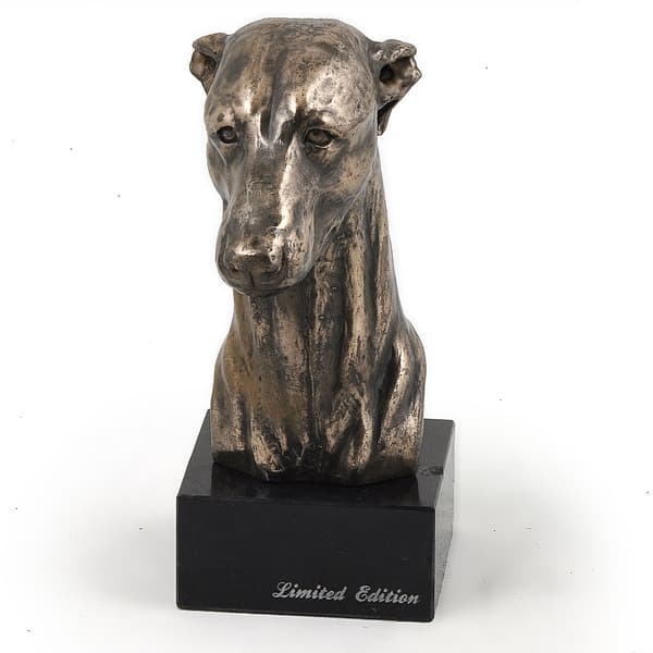 Whippet, Englanninvinttikoira - koirapatsas, rintakuva kivijalustalla, veistos, Art-Dogin koiranäyttelyn pokaali