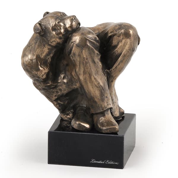 Staffordshire Bull Terrier, Staffik, Staffi II - hundstatyett, byst på stenfot, skulptur, trofé för en hundutställning av Art-Dog