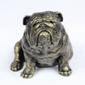 Miniatyrbild 1 av 6: Engelsk bulldog, Bulldog I - hundstatyett, sittande hund på skrivbordet, dekoration för en hundälskares vardagsrum av Art-Dog