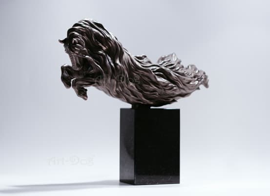 Hevonen - eksklusiivinen hevospatsas, ylellinen sisustus, ainutlaatuinen versio Art-Dog -hahmoista