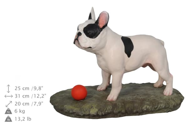 Fransk bulldog med en bold - malet statuette, figurstatue, lavet af en kunstner, Art-Dog brand