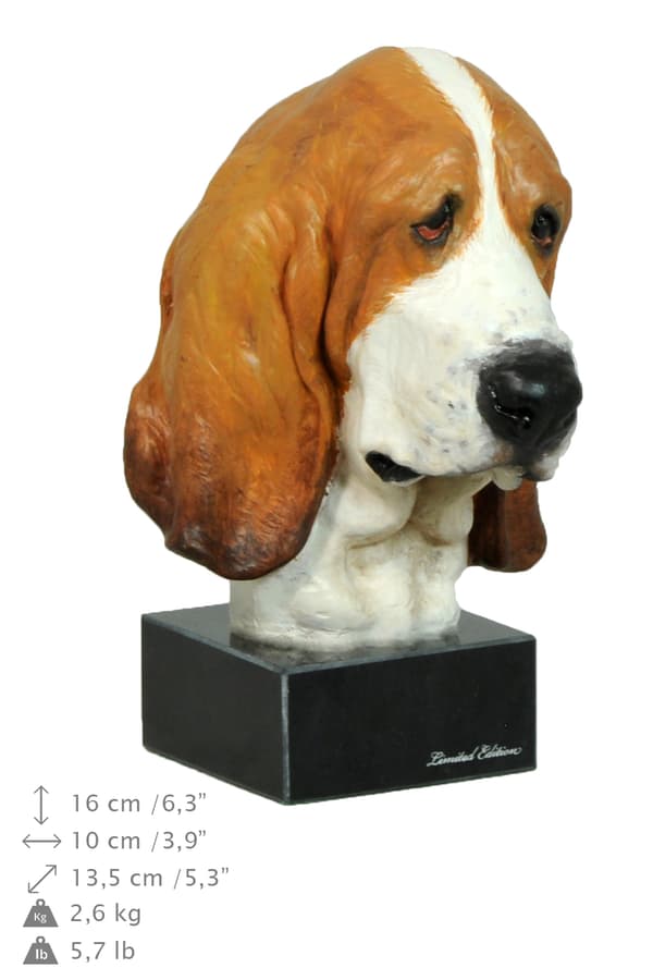 Basset Hound II - målad statyett, staty av staty, gjord av en konstnär, Art-Dog varumärke