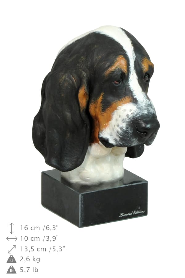 Basset Hound I - maalattu patsas, hahmopatsas, taiteilijan tekemä, Art-Dog tuotemerkki