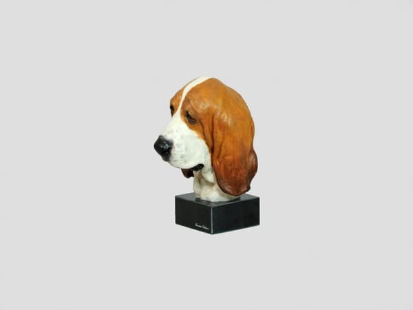 Basset Hound - malet statuette, figurstatue, lavet af en kunstner, Art-Dog brand