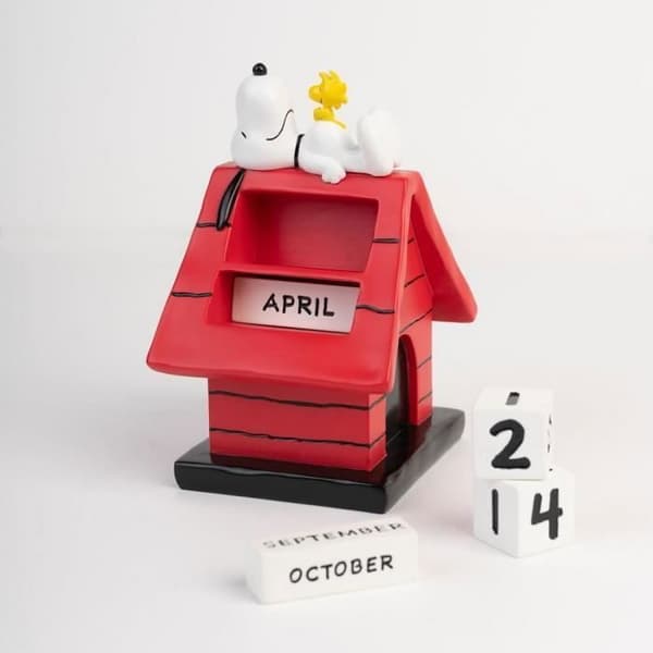 Evighetskalender - Peanuts - Erik Snoopy - Resin - 9,5x11x15,5cm - Dekorativ