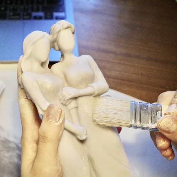 Dekorationsfigur, Mors dags gave, Mor-datter skulptur, Harpiks dekoration