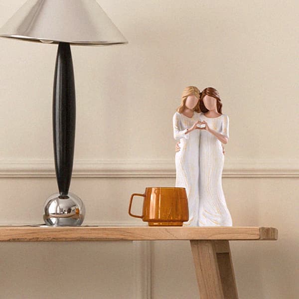 Skulptur "Mamma och Dotter" i resin – Dekorativ figur och perfekt gåva för Mors dag eller födelsedag