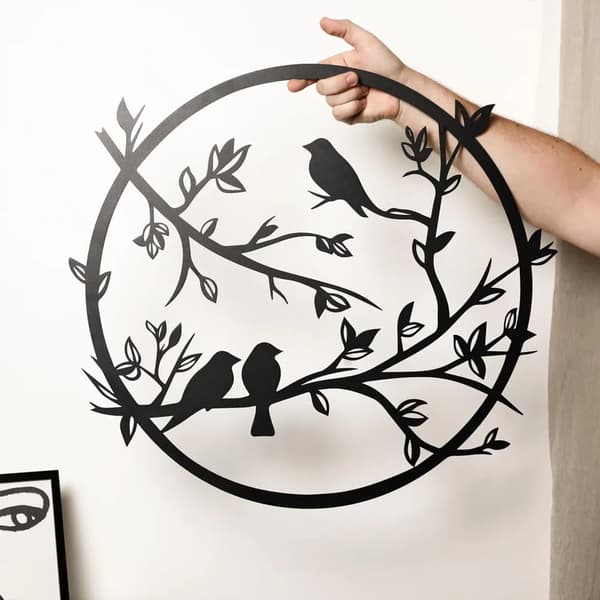 Metallfåglar på Gren Väggkonst - Naturinspirerad Rund Dekor - Minimalistisk Väggkonst - Unik Födelsedagspresent