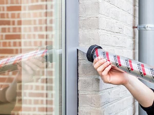 Soudaflex 45FC svart självhäftande spackel 300ml - SOUDAL - 120666