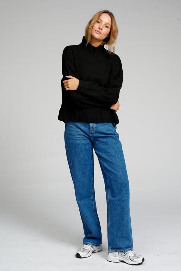 Oversized strikket trøje med polo-hals - sort