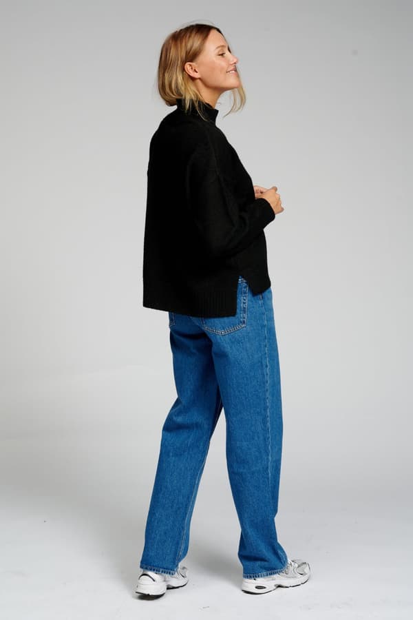 Oversized strikket trøje med polo-hals - sort