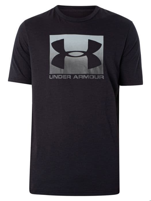 Löpar-t-shirt - Under Armour - Boxed Sportstyle SS - Svart - Lätt oversized passform - Charged Cotton-teknologi