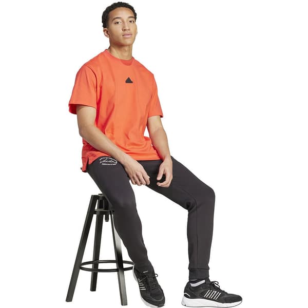 Adidas Brand Love T-shirt Med Korta ärmar Orange L / Regular Man