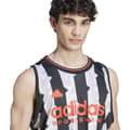 Pikkukuva 5 / 5: Adidas House Of Tiro Aop Hihaton T-paita Monivärinen L Mies