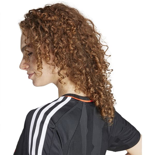 Adidas Tiro Q3 Boyfriend Lyhythihainen T-paita Musta L Nainen