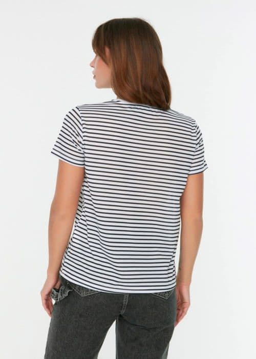 T-shirt Trendyol - TWOSS21TS0904 - Basstrip T-shirt med Svarta Ränder för Kvinna