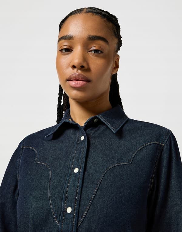 Wrangler SLIM YOKE SKJORTA MARINBLÅ DAM FITTED JEANSSKJORTA S