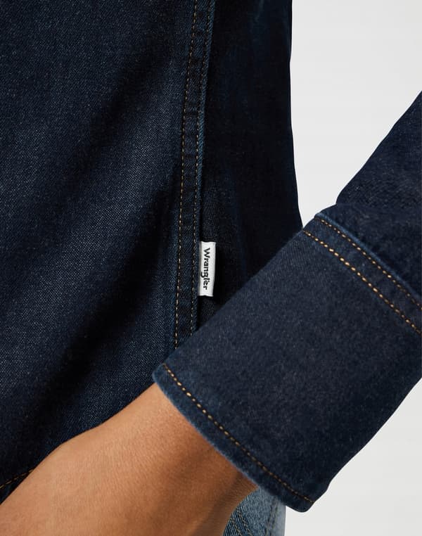 Wrangler SLIM YOKE SKJORTA MARINBLÅ DAM FITTED JEANSSKJORTA S