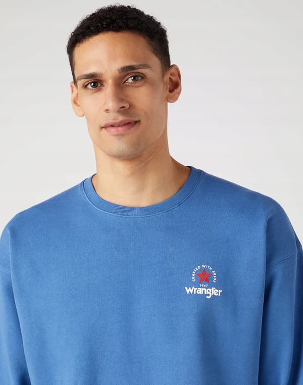 Wrangler LOGO CREW Federal Blue LOOSE BLÅ LITEN LOGO TRÖJA XL