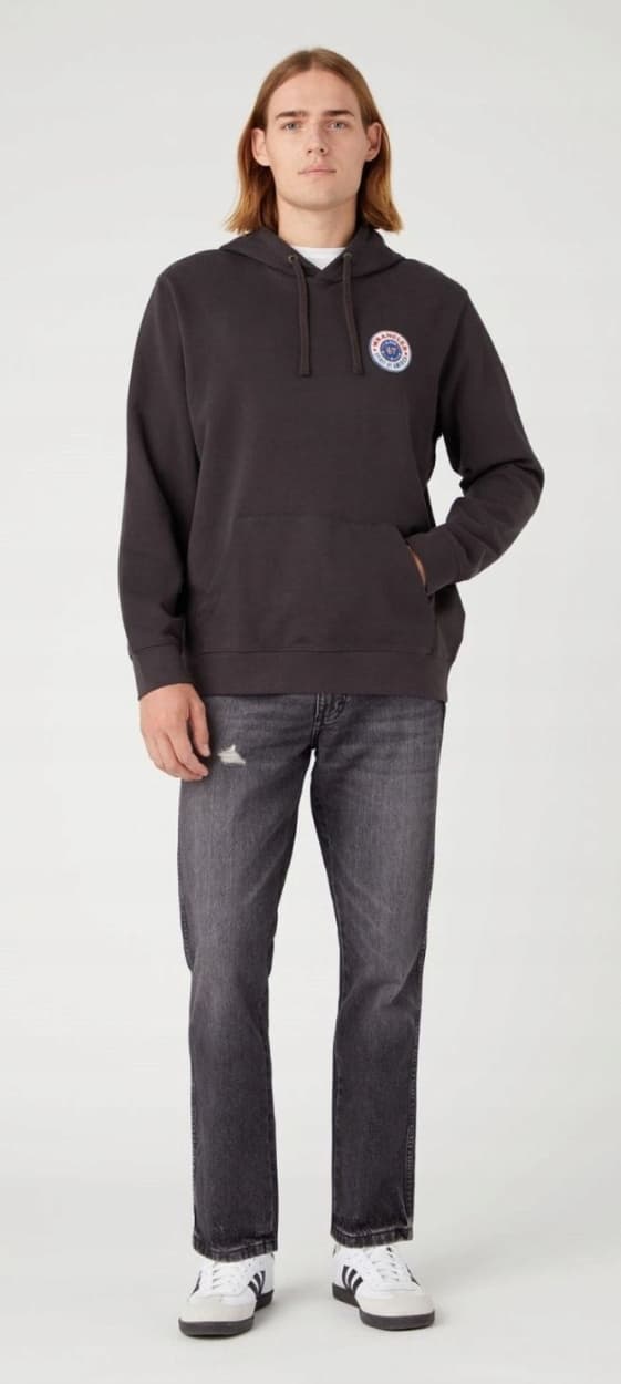 Wrangler LOGO HOODIE Tvättad Svart SVART HOODIE KÄNGURU STORLEK L