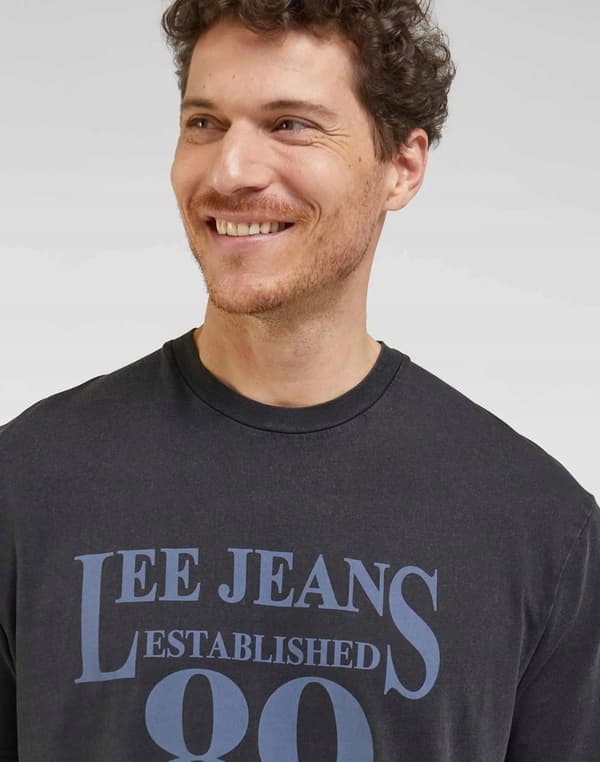 Lee LOOSE T-SHIRT Tvättad svart VERY LOOSE SVART T-SHIRT I BOMULL L