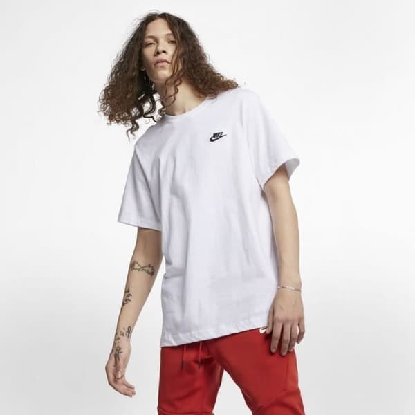 Nike Sportswear Club Tee