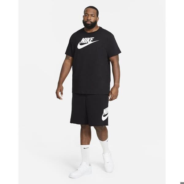 T-shirt - NIKE - Sportkläder - Svart - Korta ärmar - Klassisk krage
