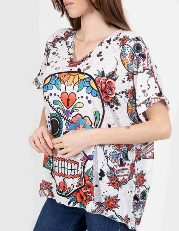 V-neck top "Roses & Skulls" - one size 44-46