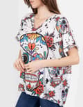 Miniatyrbilde 2 av 6: V-neck top "Roses & Skulls" - one size 44-46