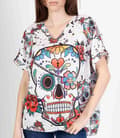 Miniatyrbilde 1 av 6: V-neck top "Roses & Skulls" - one size 44-46