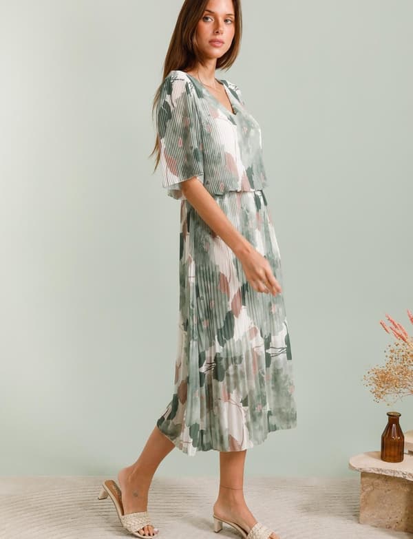 Pleated dress with flower motif - several colors - one size 38-44