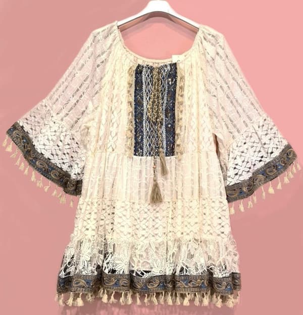 Agélii Fashion - White lace tunic - one size 44-50