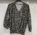 Miniatyrbild 1 av 4: Agélii Fashion - V-ringad jumper i 2 färger - one size 38-42