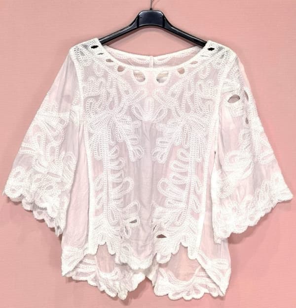 Agélii Fashion - Embroidered blouse - several colors - one size 38-42 hvid