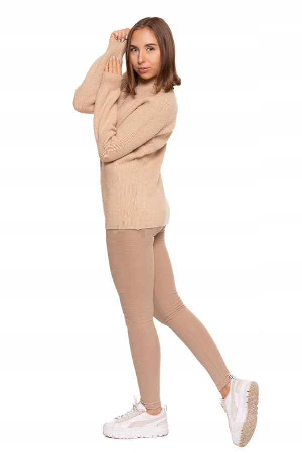 Beige DAMTRÖJA Löst Mjuk Stickad Modern Feminin Halv Polotröja MORAJ M