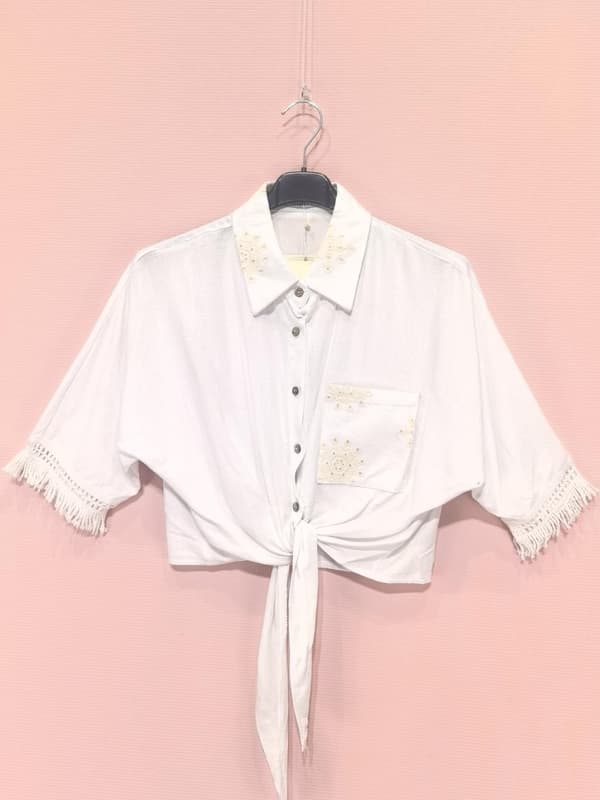 Agélii Fashion - Skjorta: crop topp med bohemisk brodyr Vit