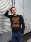 Miniatyrbild 3 av 4: Underskatta aldrig en brandman Sweatshirt svart A3