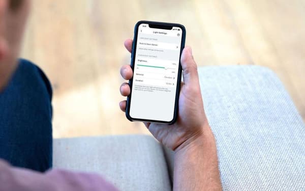 Arlo Pro 3 Projektørkamera Hvid 1-PIECE - Sikkerhedskamera - IP-kamera - Indendørs & Udendørs - Bevægelsessensor - Smart Home - Indbrudssikring - Natt