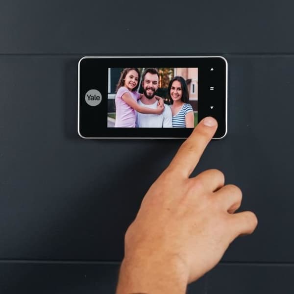 Digitalt titthål - YALE - DDV4500 - Inspelare - 4" LCD-skärm - Dörrtjocklek 38-110mm - Betraktningsvinkel 105°