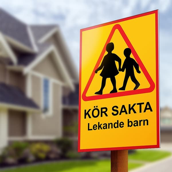 Kör sakta lekande barn - Skylt / Varningsskylt - Trafikskylt