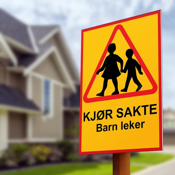 Kjør sakte barn leker - Skilt / Varselskilt - Trafikkskilt